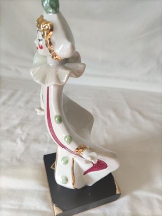 Figura de porcelana Regina Oro de Ley