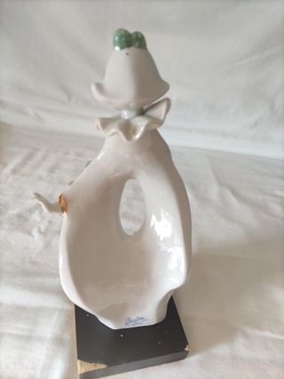 Figura de porcelana Regina Oro de Ley