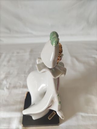 Figura de porcelana Regina Oro de Ley