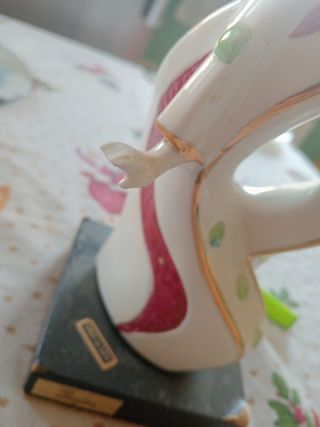 Figura de porcelana Regina Oro de Ley