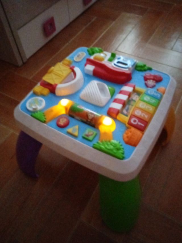 Mesa de multijuegos infantil