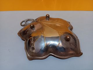 Antigua bandeja en forma de hoja