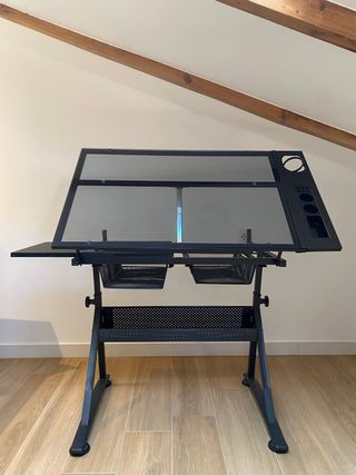 Mesa de diseño de cristal