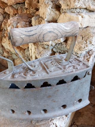 Ferro da stiro a carbone 50 vintage