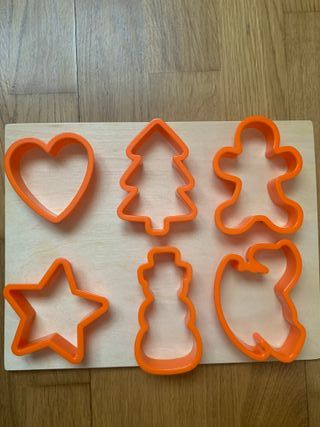 Juego de moldes para hornear con niños