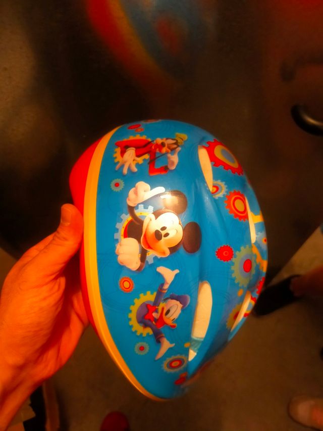 Casco infantil Disney