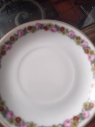 Taza y plato antiguo