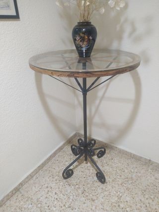 Mesa de cristal y hierro forjado artesan