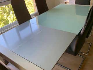 Mesa extensible cristal templado