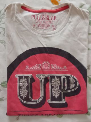 Camiseta Pull y Bear. Talla S