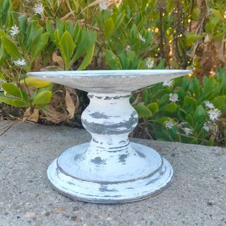 Candelabro decapado blanco