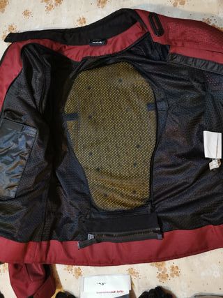 2 equipaciones de Moto Completas.