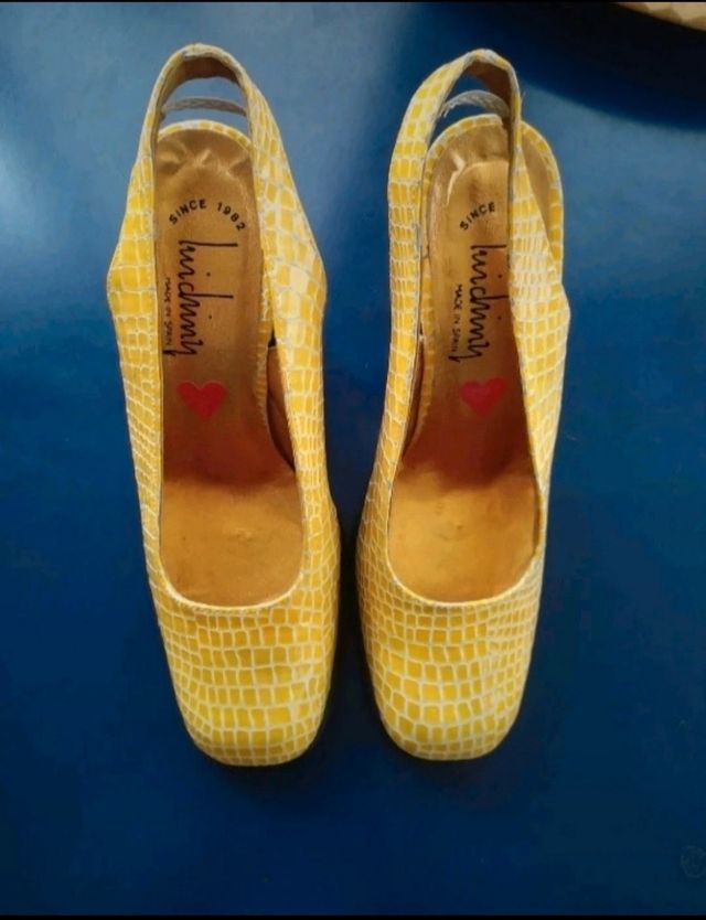 Sandalias con tacón Luichiny