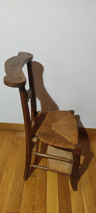 Poltrona reclinabile in legno/comodino Galán 