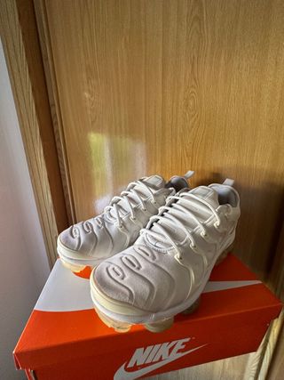 NIKE AIR VAPORMAX BLANCAS.