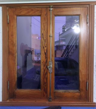Ventana madera de pino