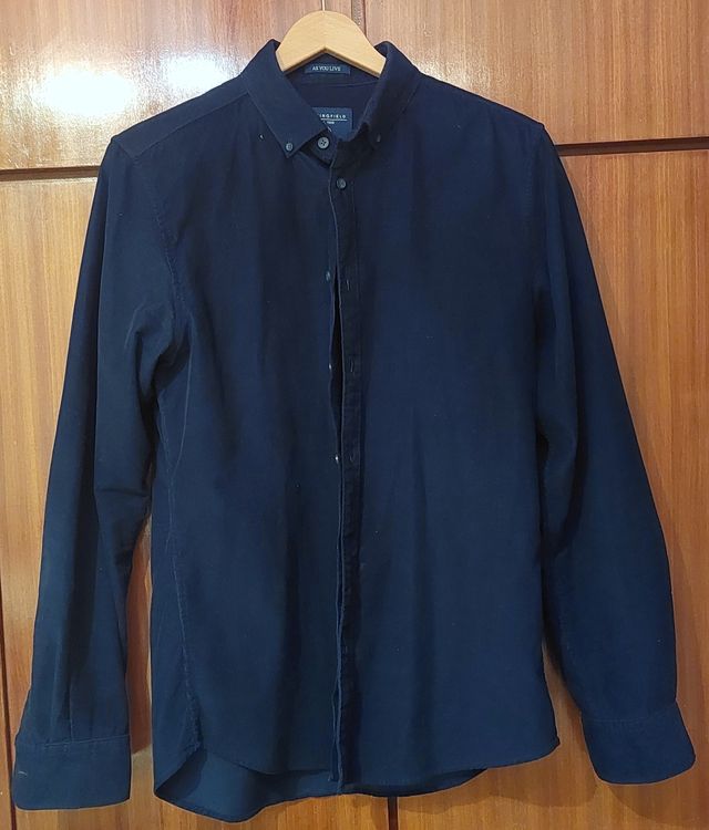 Sobrecamisa de pana puesta dos veces