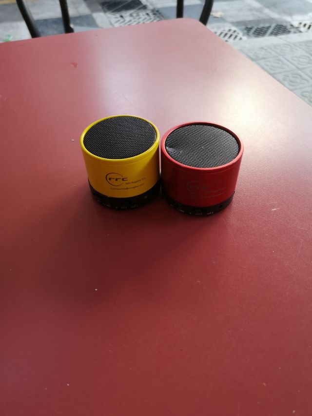 2 altoparlanti Bluetooth x 10€!!