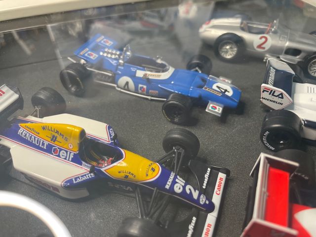 diorama F1  1/43 Mercedes, Ferrari ,McLaren...