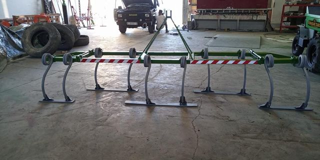 Arado rascador corta hierbas