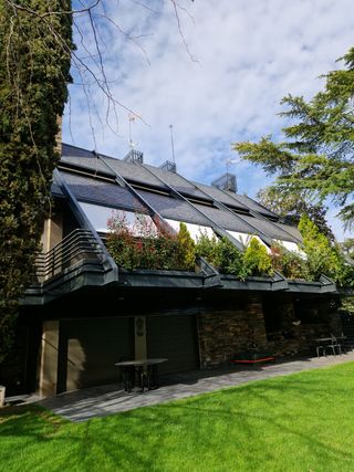 TOLDOS Y PÉRGOLAS A MEDIDA