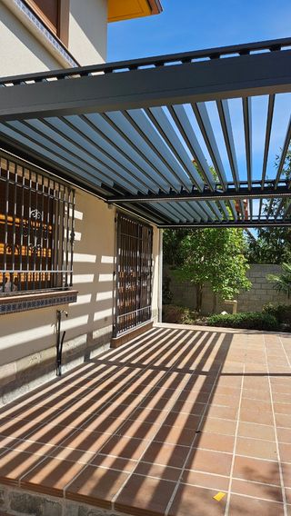 TOLDOS Y PÉRGOLAS A MEDIDA