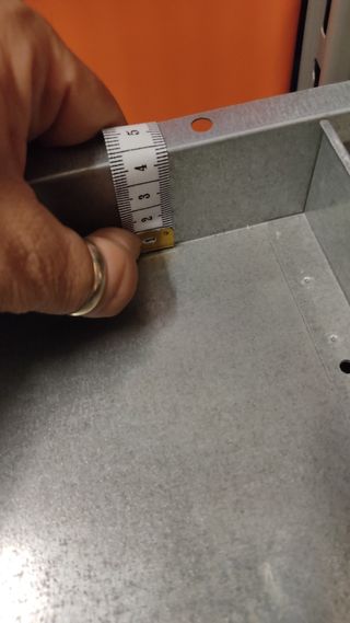 Soporte para microondas empotrado.