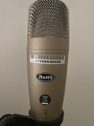 micrófono de estudio + pie de sobremesa