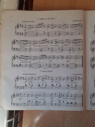 Libro de canciones famosas para piano