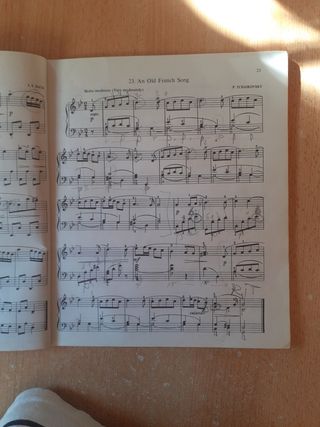 Libro de canciones famosas para piano