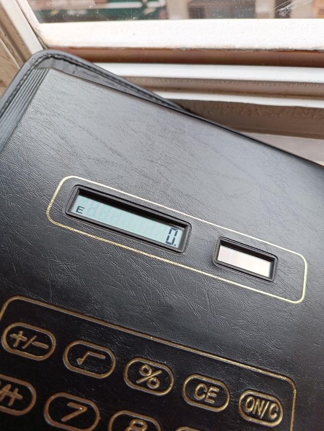 Calculadora Solar con funda piel