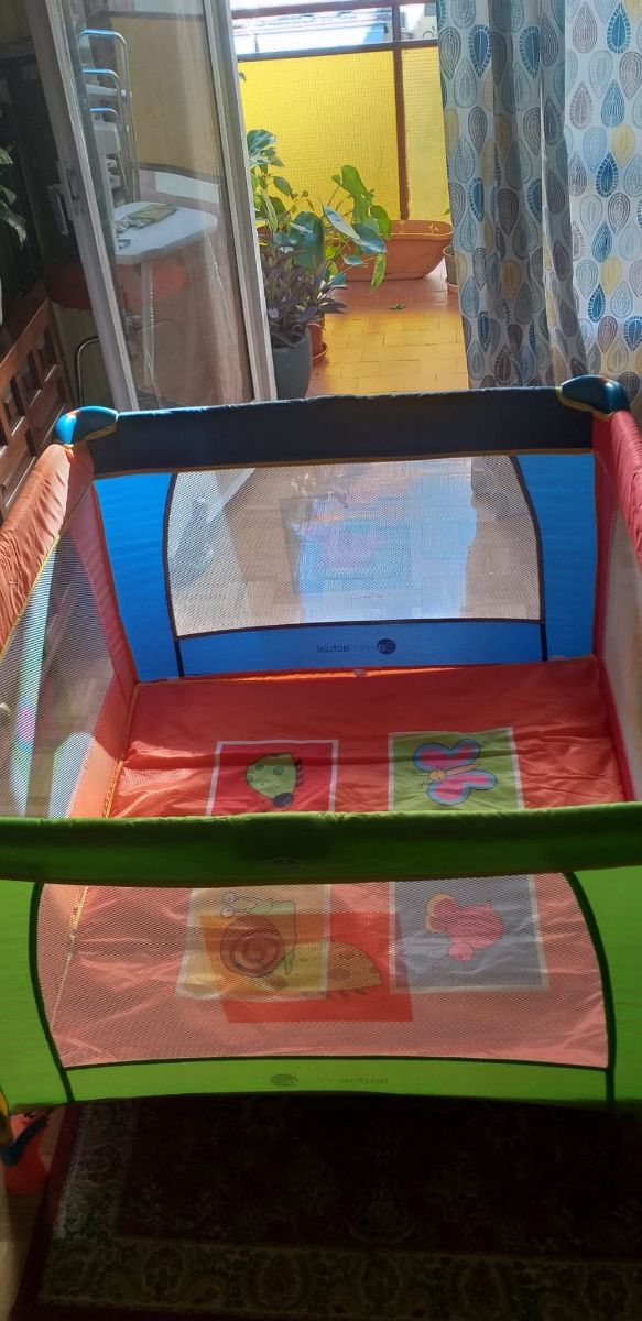 parque/ cuna de viaje