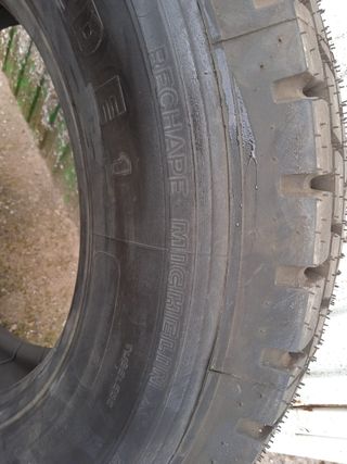 Neumático 225 75 17,5