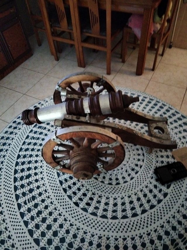 Cañón rustico antiguo