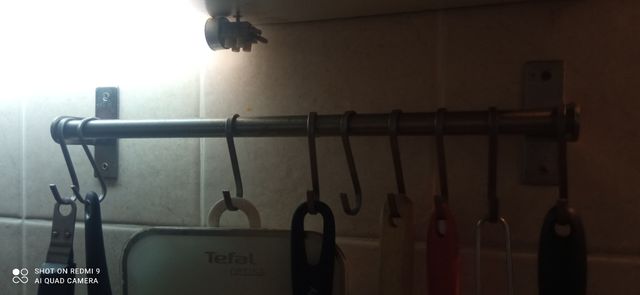 Barra de acero para utensilios de cocina