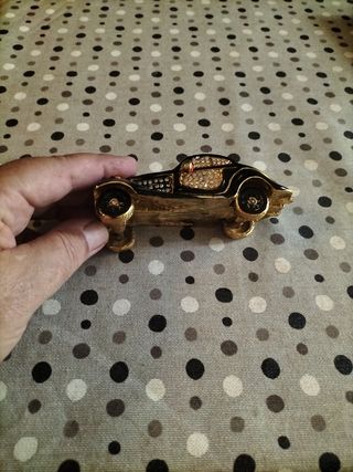 Adorno coche joyero.
