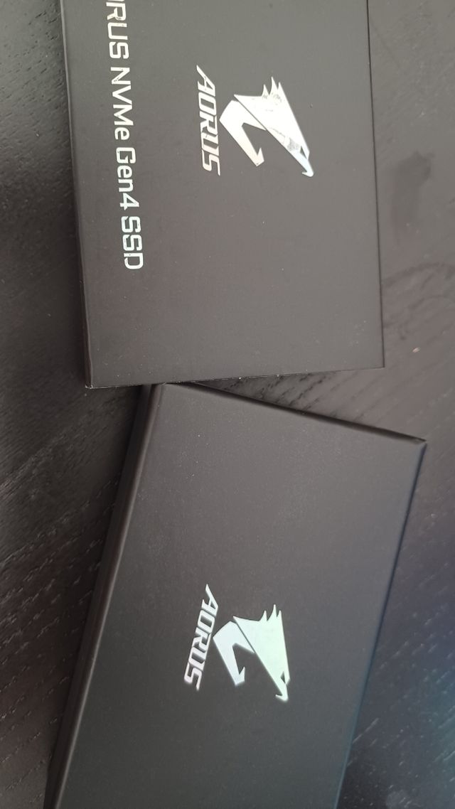 Caja Estuche Gigabyte Aorus NVMe M.2