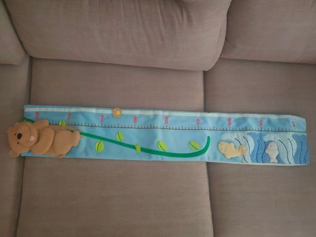 Medidor altura pared bebé
