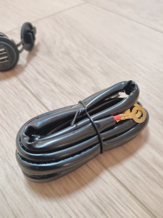 Alimentador USB doble para coche 