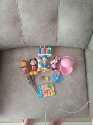 PELUCHES, MUÑECOS Y REGALO