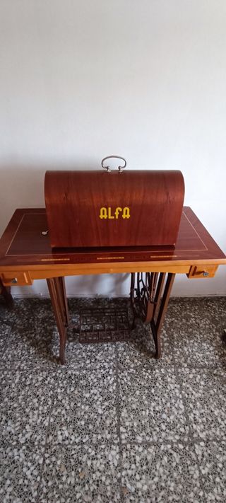 Maquina de coser Alfa