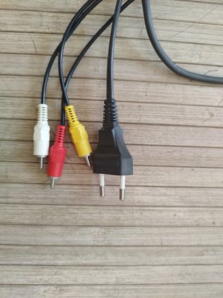 Playstation 1 con tres juegos