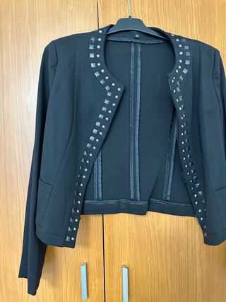 Conjunto vestido con chaqueta negro, talla 40