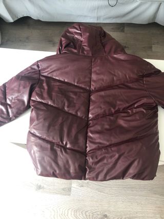 cazadora acolchada tipo cuero zara