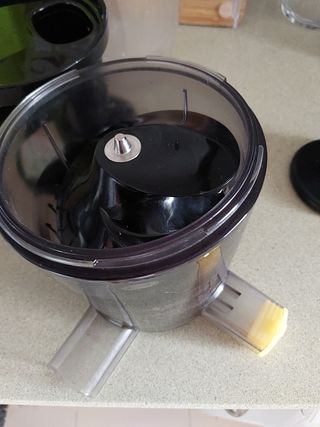 Extractor de zumos Essenzia Green Siquri