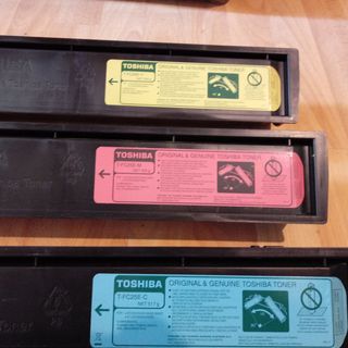 4 toners T-FC25E Toshiba originales OCASION !!