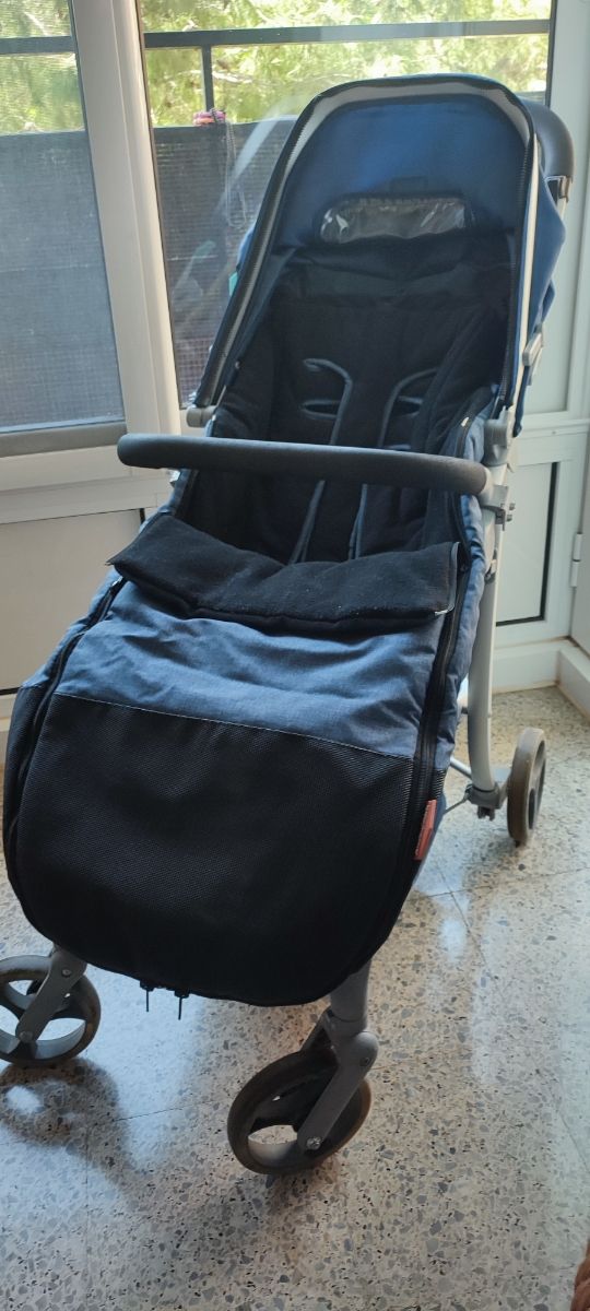 Carro y muchos accesorios