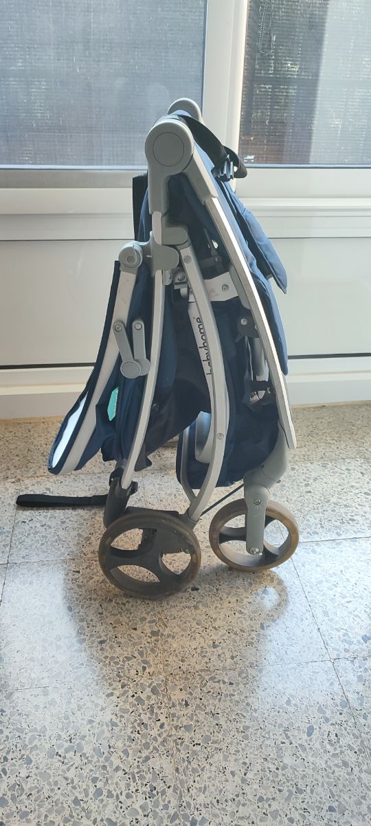 Carro y muchos accesorios