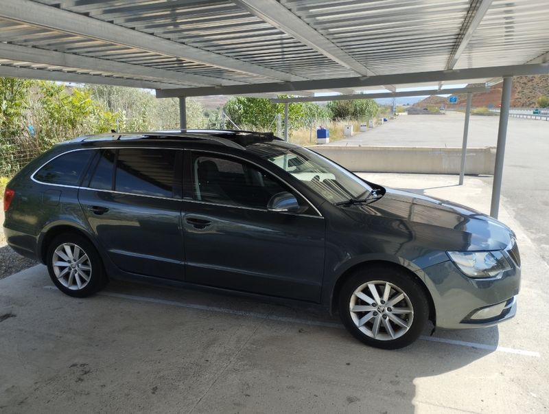 Skoda Superb 2015 - foto 1
