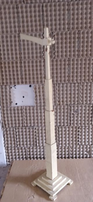 Pie de lampara modernista